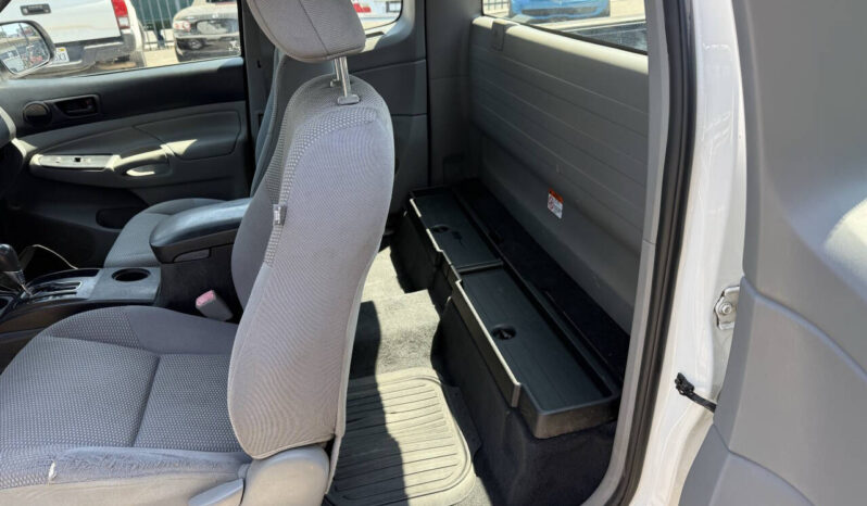 
								Toyota Tacoma 2015 full									