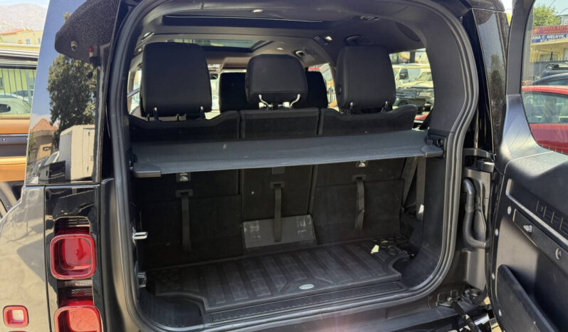 
								Land Rover Defender 2023 full									