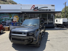 Land Rover Defender 2023