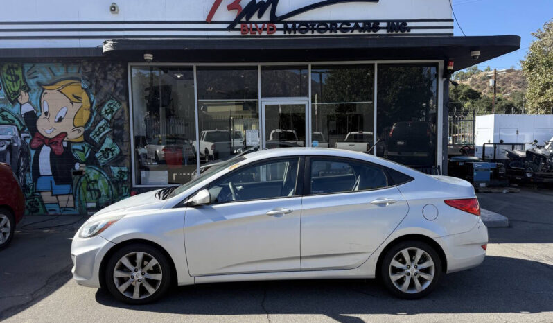 
								Hyundai Accent 2012 full									