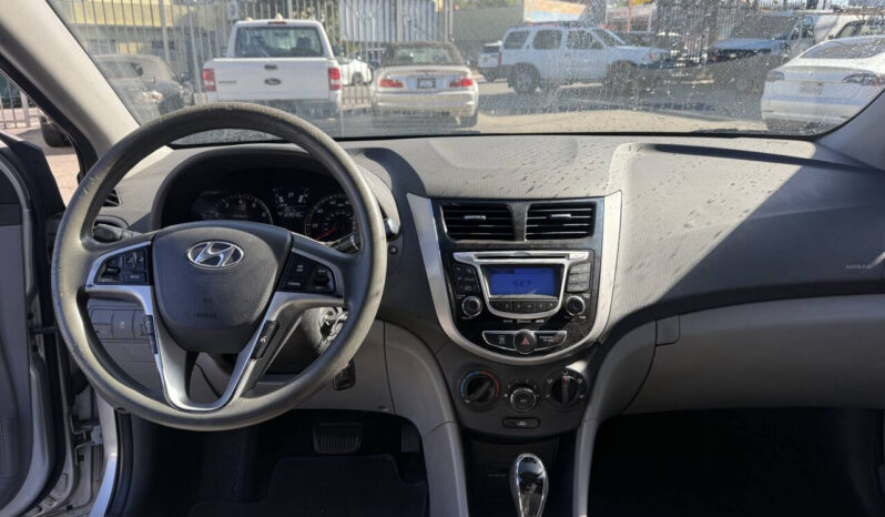 
								Hyundai Accent 2012 full									