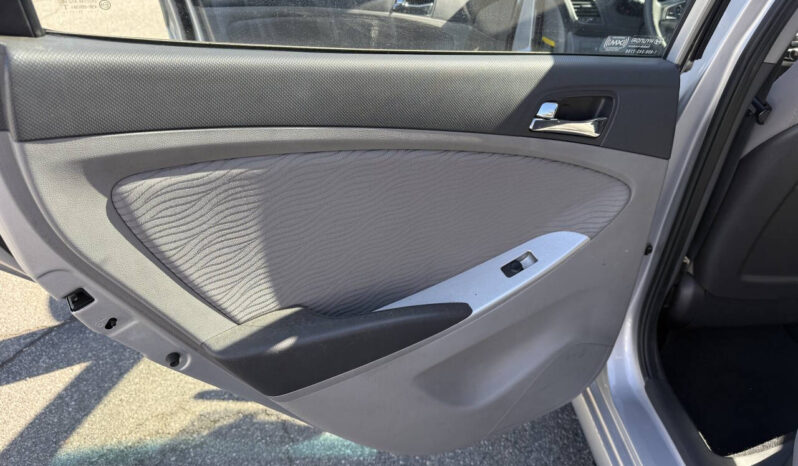 
								Hyundai Accent 2012 full									
