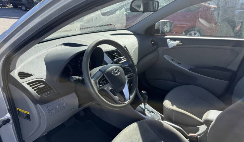 
								Hyundai Accent 2012 full									