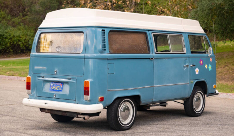 								Volkswagen Bus 1972 full									