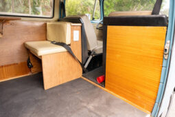 										Volkswagen Bus 1972 full									