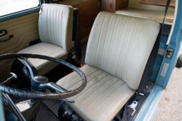 										Volkswagen Bus 1972 full									