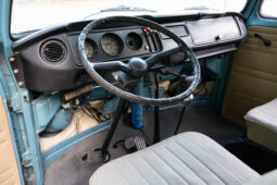 										Volkswagen Bus 1972 full									