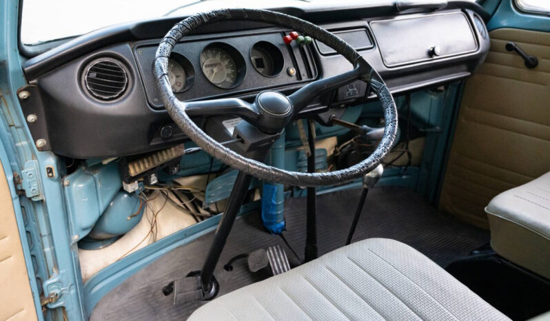 								Volkswagen Bus 1972 full									