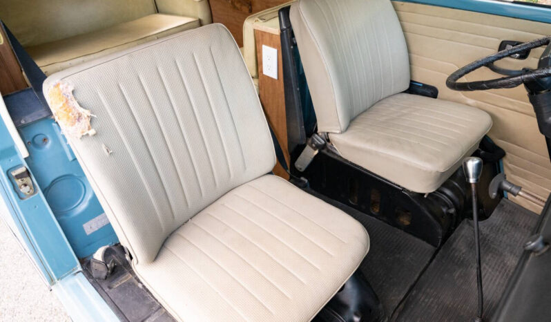 								Volkswagen Bus 1972 full									