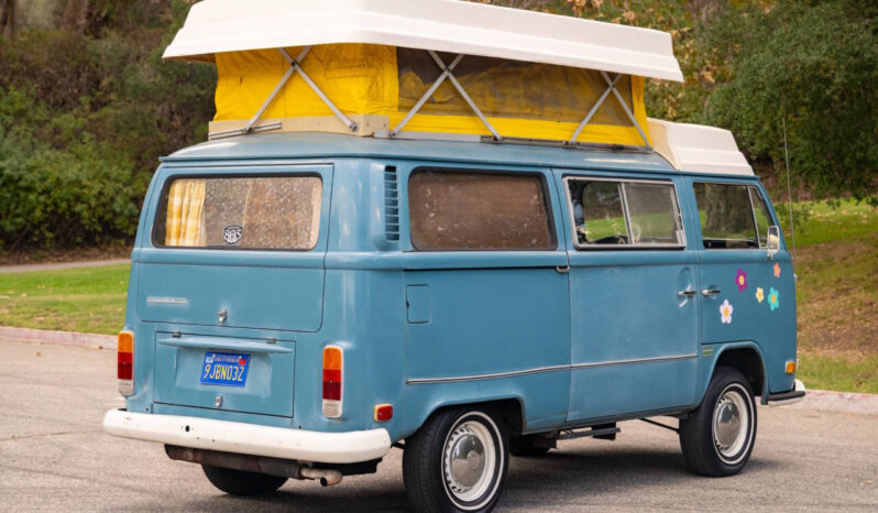 								Volkswagen Bus 1972 full									