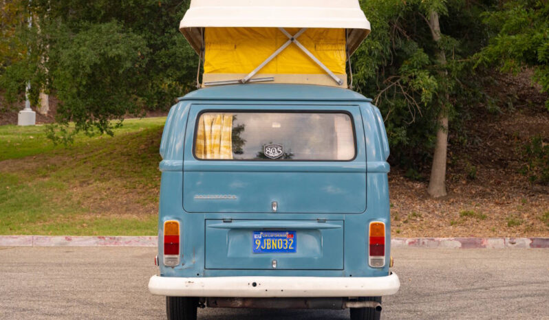 								Volkswagen Bus 1972 full									