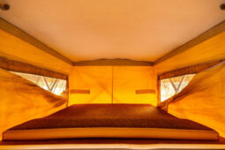 										Volkswagen Bus 1972 full									