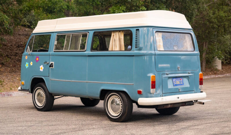 								Volkswagen Bus 1972 full									