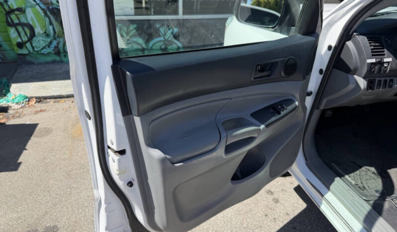 								Toyota Tacoma 2013 full									