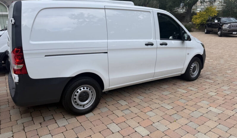 								Mercedes-Benz Metris 2023 full									