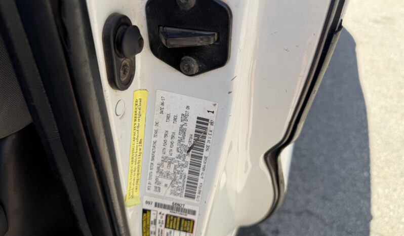 								Toyota Tacoma 2017 full									