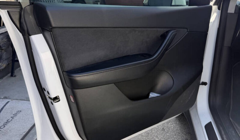 								Tesla Model Y 2022 full									