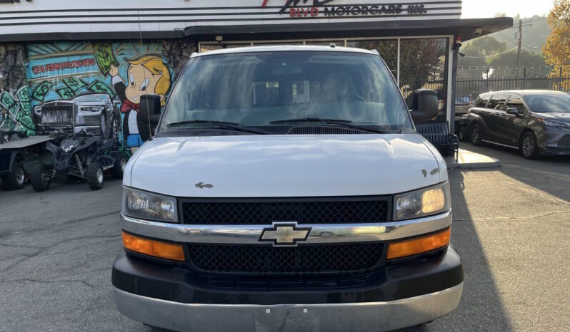 								Chevrolet Express 2011 full									