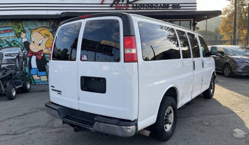 								Chevrolet Express 2011 full									