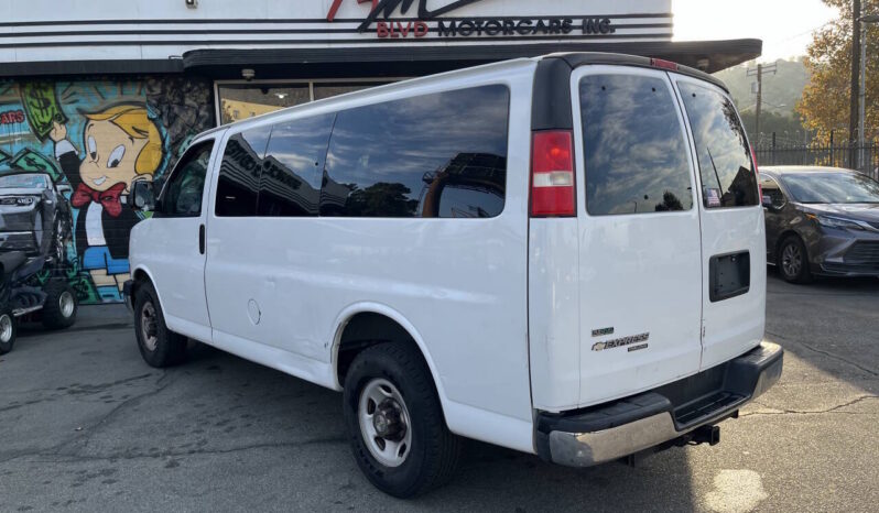 								Chevrolet Express 2011 full									