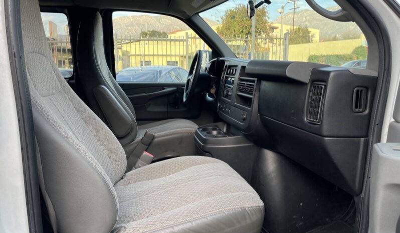 								Chevrolet Express 2011 full									